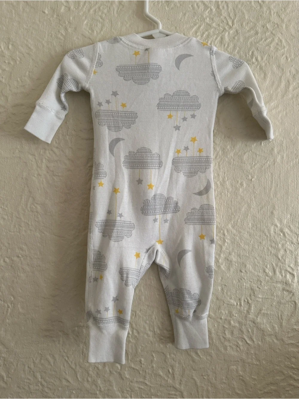 Hanna Andersson Sleeper White Gray Yellow Clouds Stars Pattern 0-3 Months Unisex